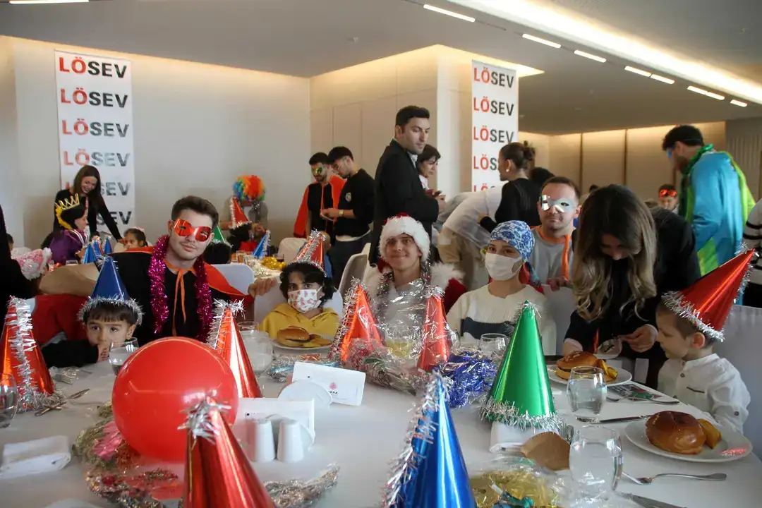 Antalya LÖSEV’den Çocuklara Umut Dolu Yılbaşı Partisi 2